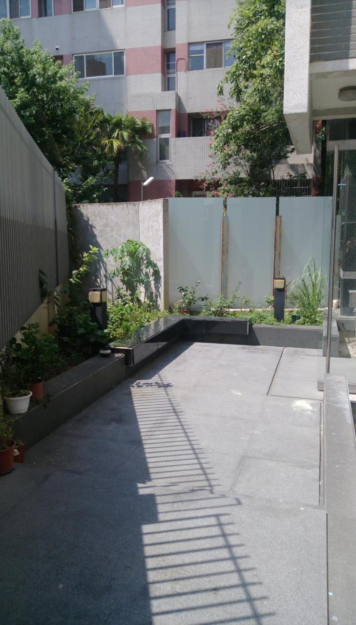 Feng Jia Homestay Đài Trung Ngoại thất bức ảnh