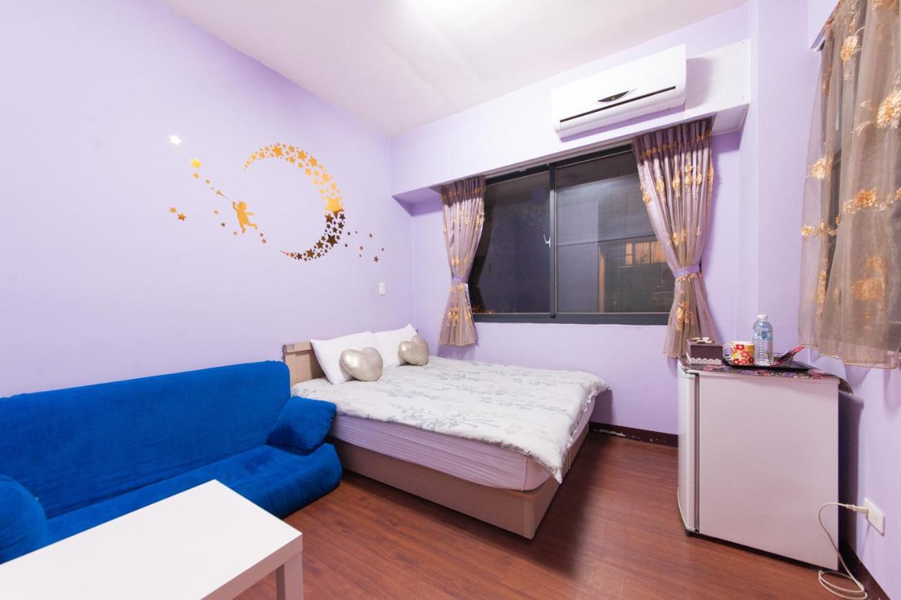 Feng Jia Homestay Đài Trung Ngoại thất bức ảnh